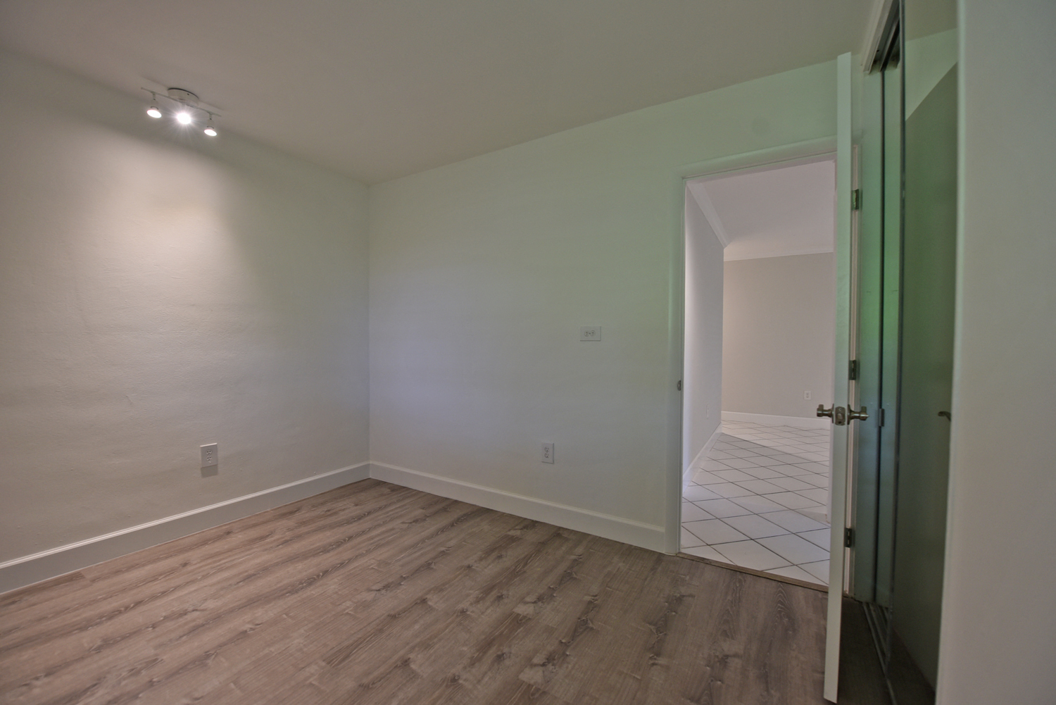 2 Bedroom/1 Bath - Classic